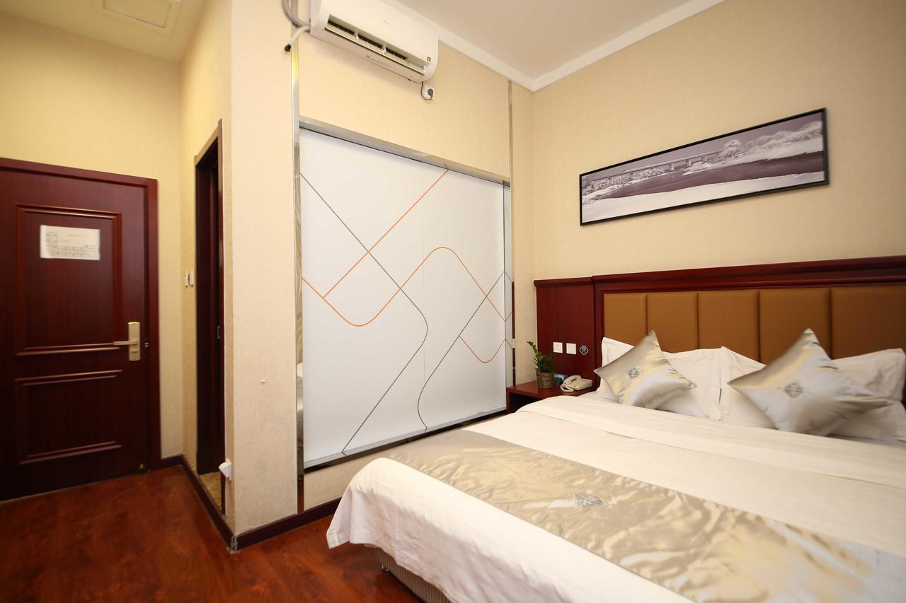 Chonpines Hotel Чанчунь Екстер'єр фото