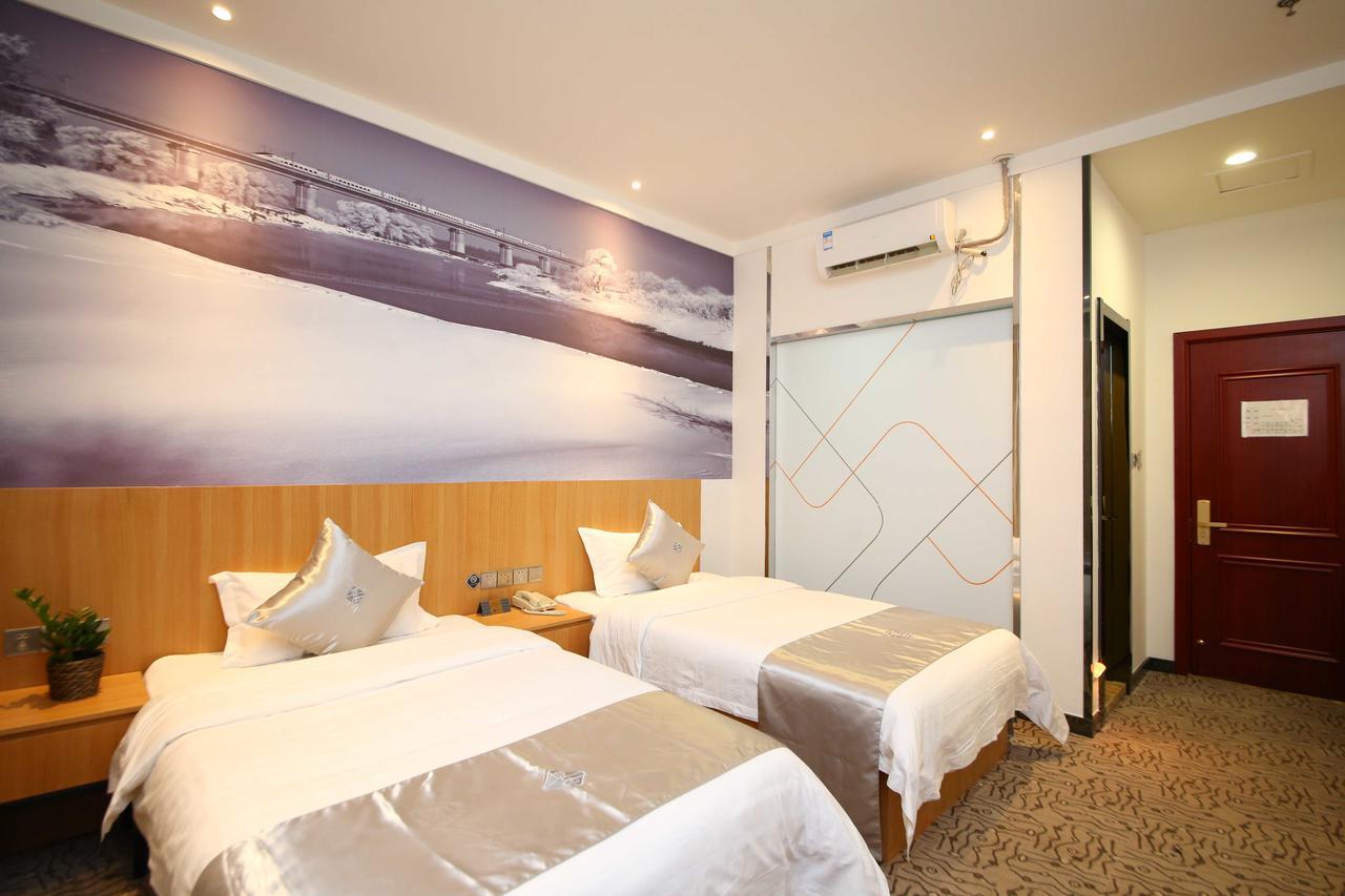 Chonpines Hotel Чанчунь Екстер'єр фото